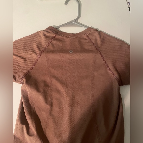 Lululemon swiftly tech short sleeve shirt!! - Picture 6 of 6